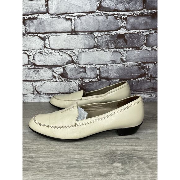 Munro American Ivory Cream Leather Slip On Heel Loafers Women Sz 9M US/39.5EU - Picture 2 of 16